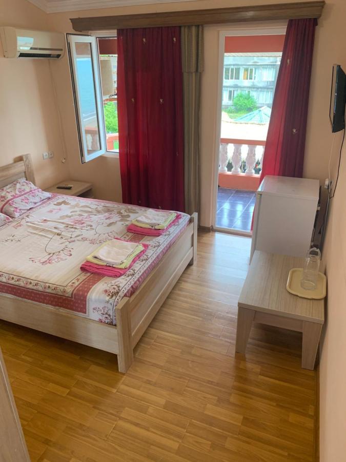 Guest House Rusalka Kobuleti Extérieur photo