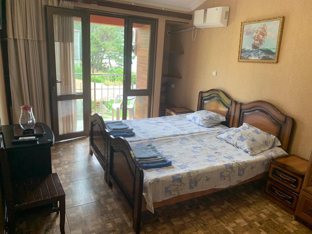 Guest House Rusalka Kobuleti Extérieur photo