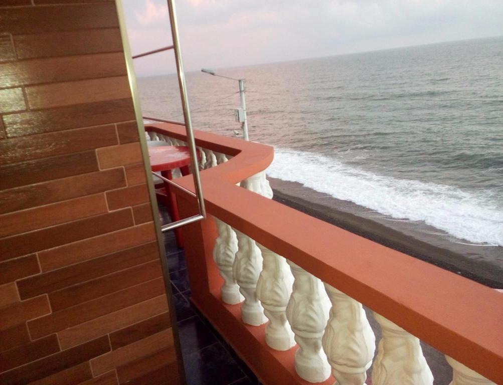Guest House Rusalka Kobuleti Extérieur photo