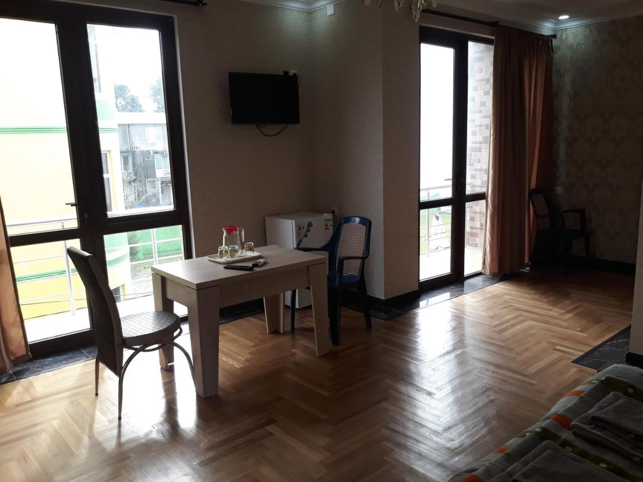 Guest House Rusalka Kobuleti Extérieur photo