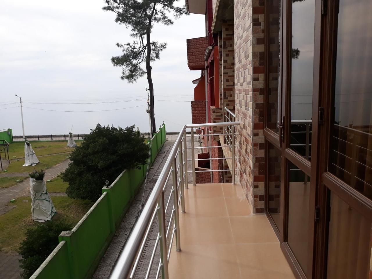 Guest House Rusalka Kobuleti Extérieur photo